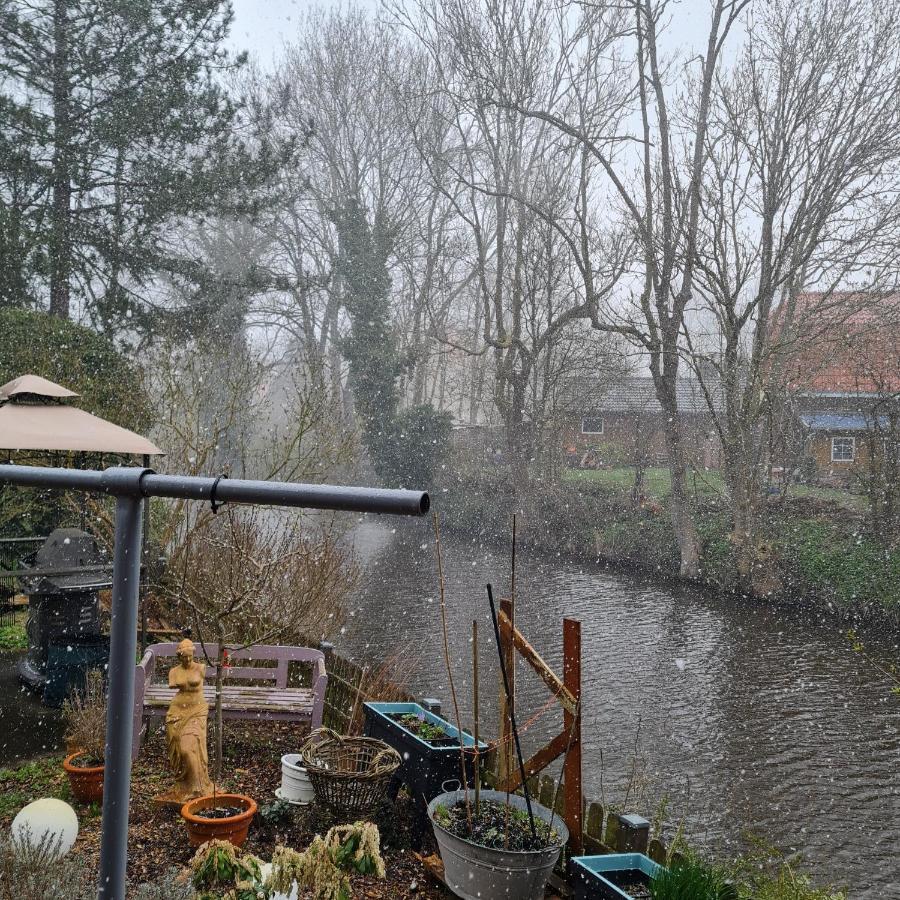 Am Kanal Neuhaus an der Oste Luaran gambar