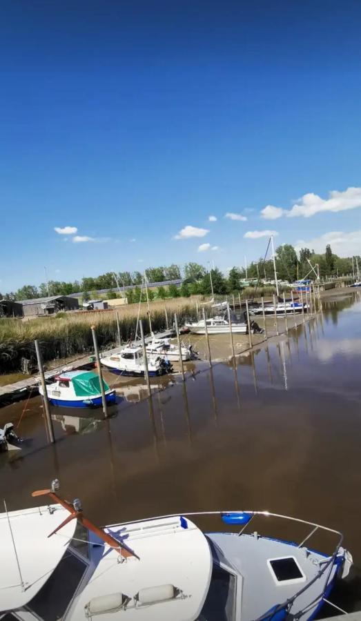 Am Kanal Neuhaus an der Oste Luaran gambar